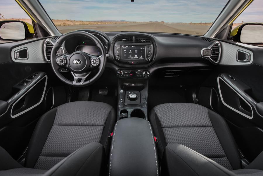 Торпедо Kia Soul EV 2019 года  (NA) (фото 19 из 41)
